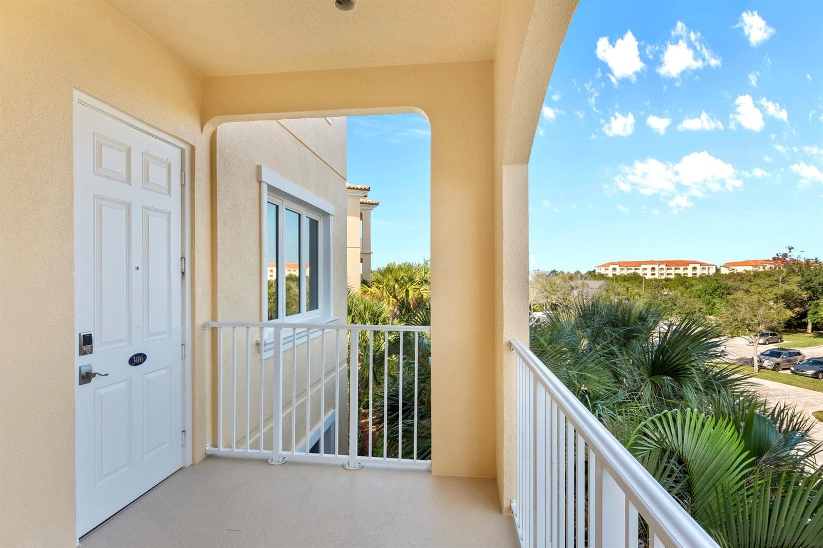 33 Harbour Isle Drive W 306 photo 6