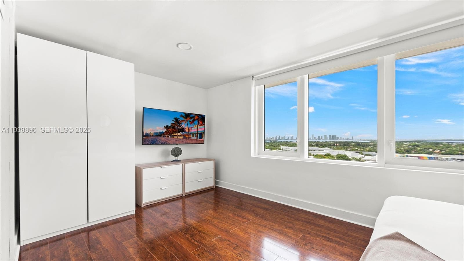 2301 Collins Ave 1632 photo 7