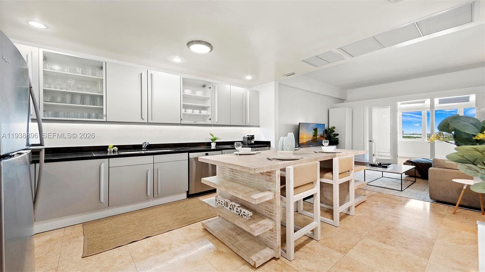 2301 Collins Ave 1632 photo 18