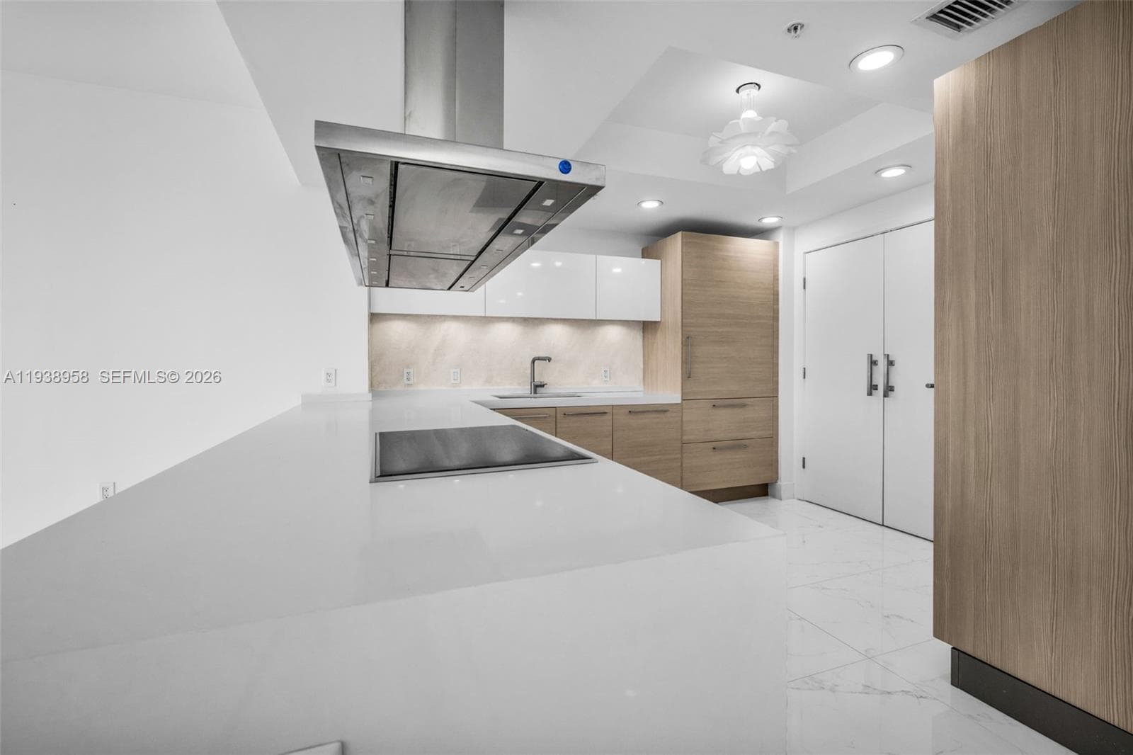 17111 Biscayne Blvd 411 photo 17