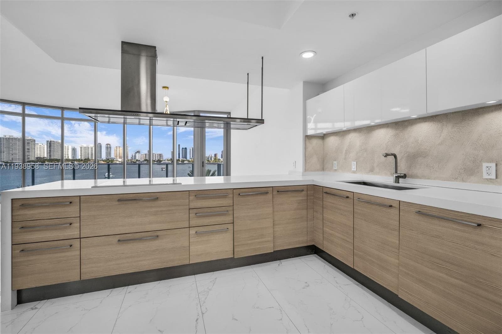 17111 Biscayne Blvd 411 photo 14