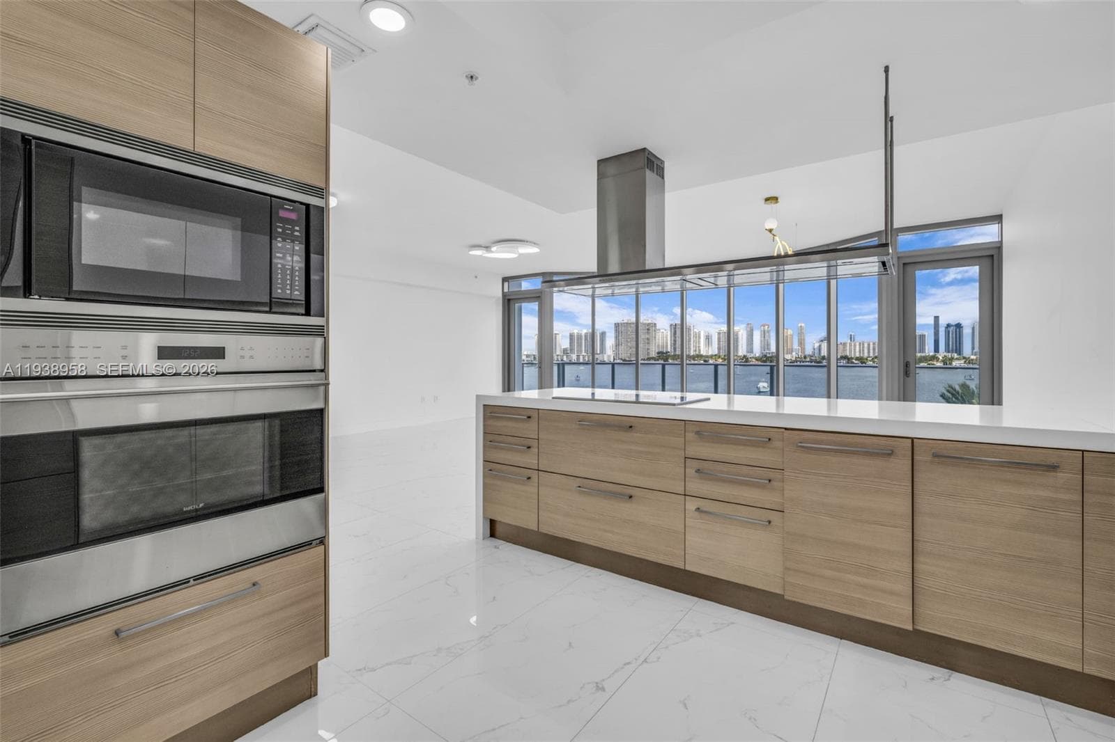 17111 Biscayne Blvd 411 photo 15