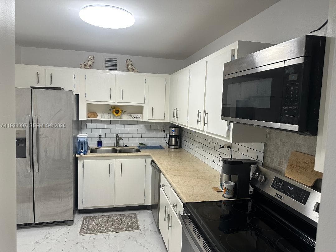 500 Three Islands Blvd 709 photo 23