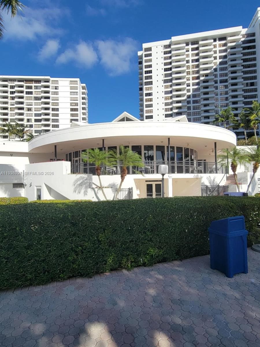 500 Three Islands Blvd 709 photo 13