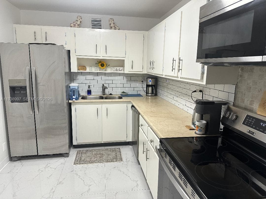 500 Three Islands Blvd 709 photo 24