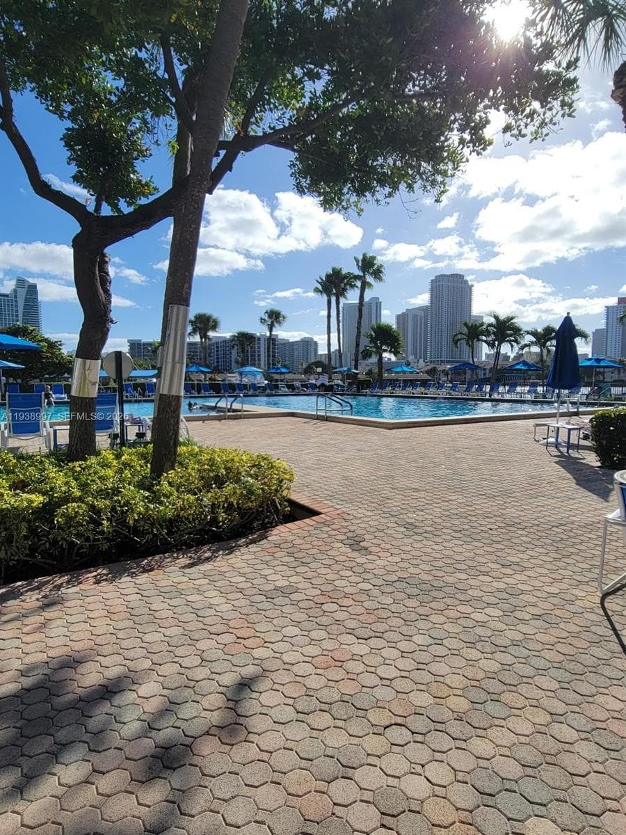 500 Three Islands Blvd 709 photo 14