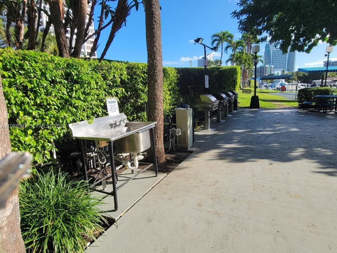500 Three Islands Blvd 709 photo 11