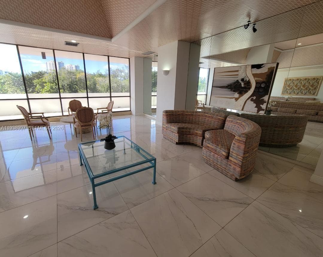 500 Three Islands Blvd 709 photo 4