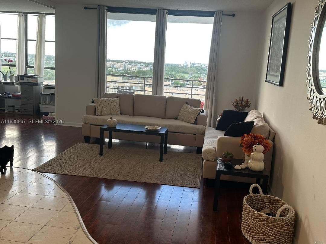 500 Three Islands Blvd 709 photo 21