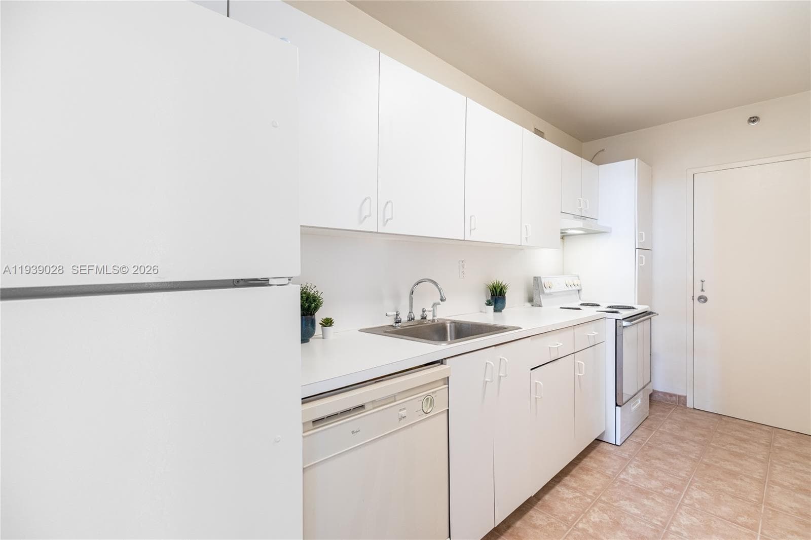 100 Lincoln Rd 431 photo 12