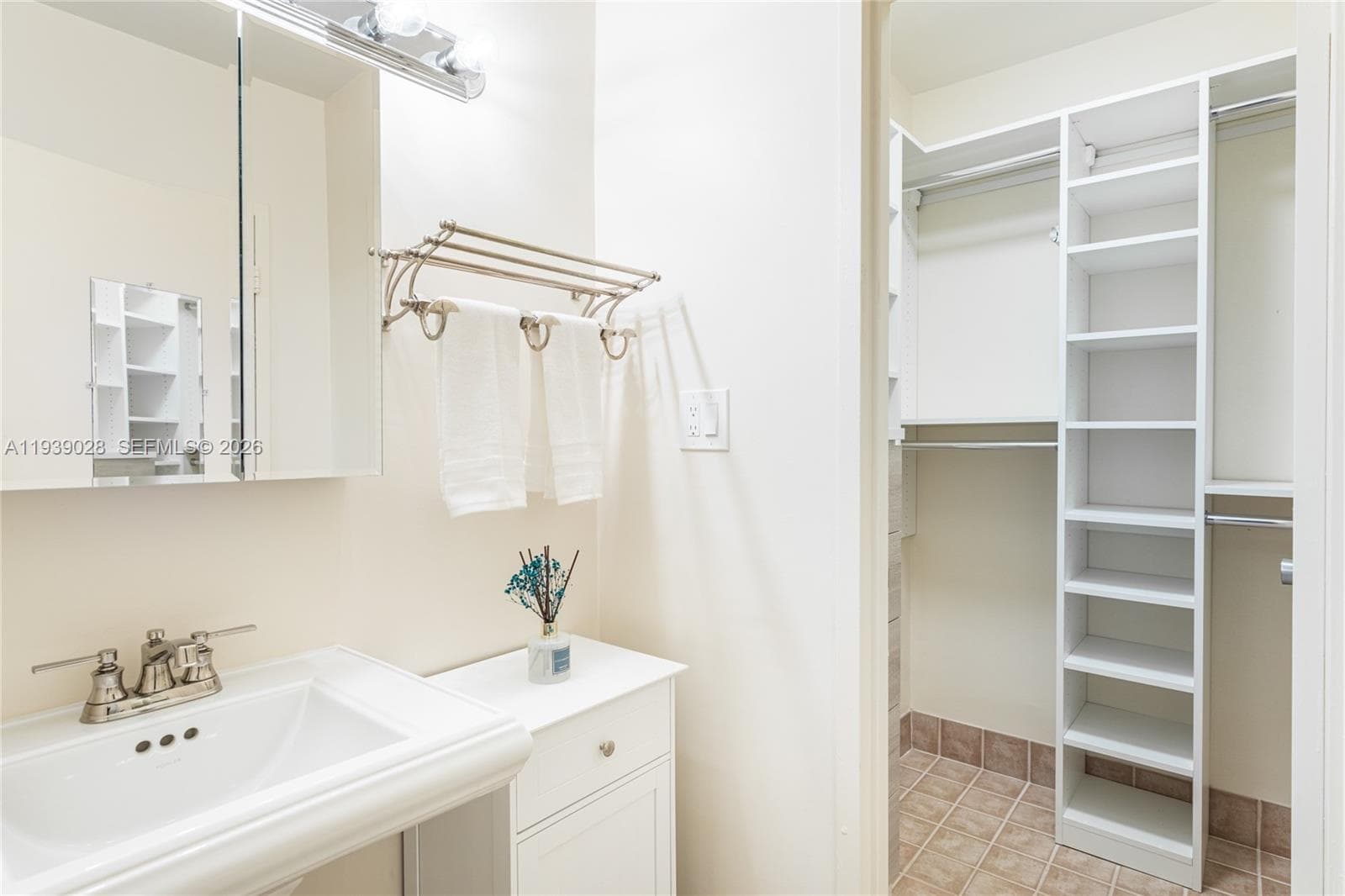 100 Lincoln Rd 431 photo 22