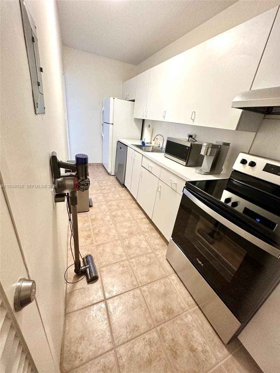 100 Lincoln Rd 431 photo 14