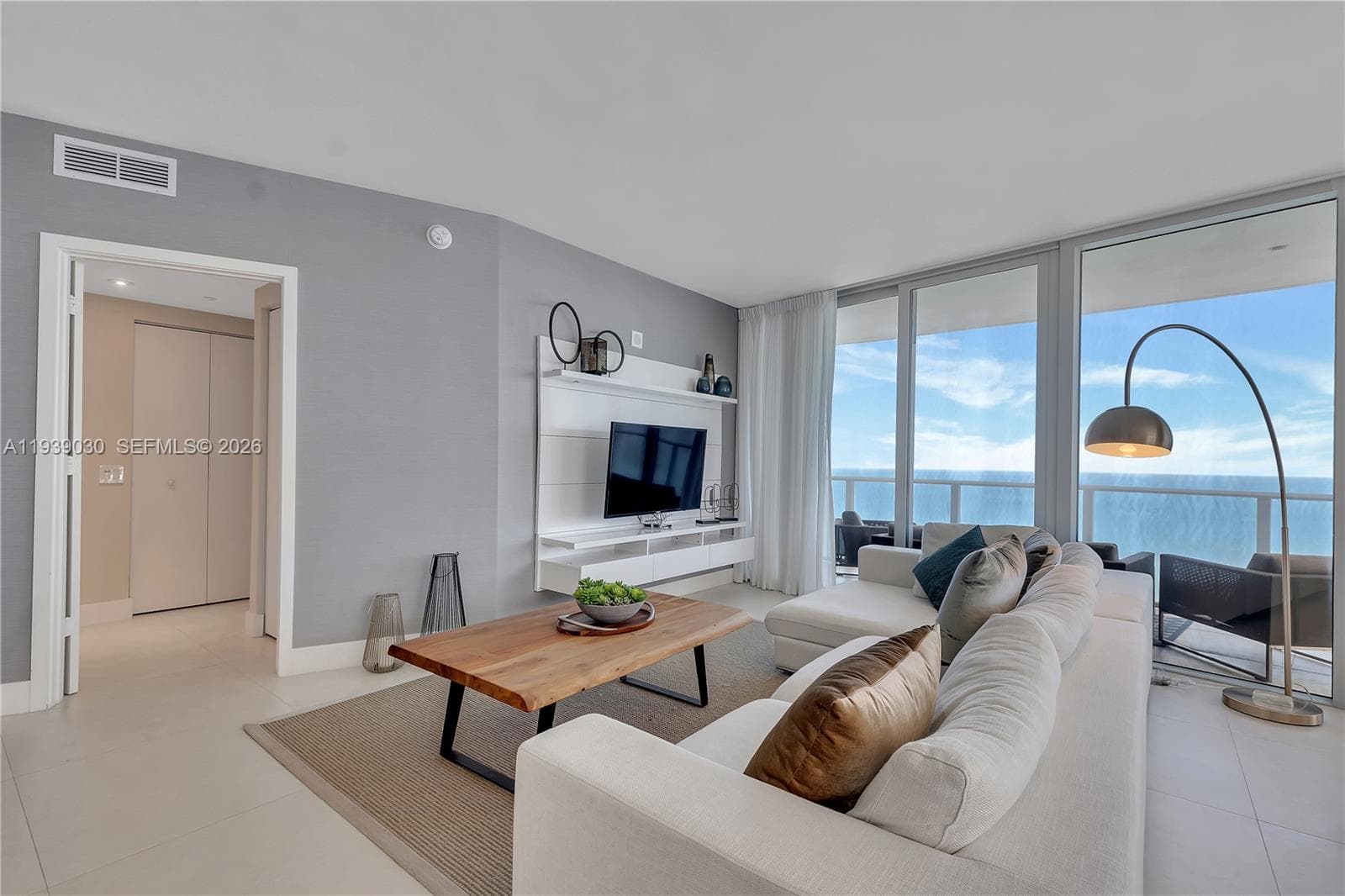 4111 S Ocean Dr 3601 photo 2