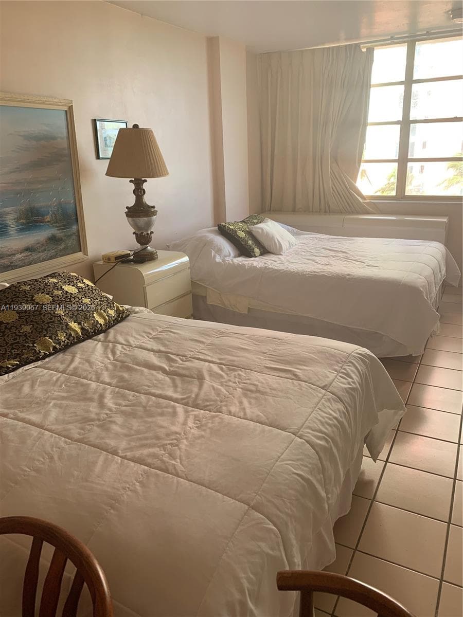 19201 Collins Ave 323 photo 2