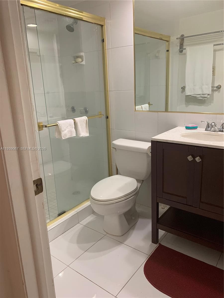 19201 Collins Ave 323 photo 7