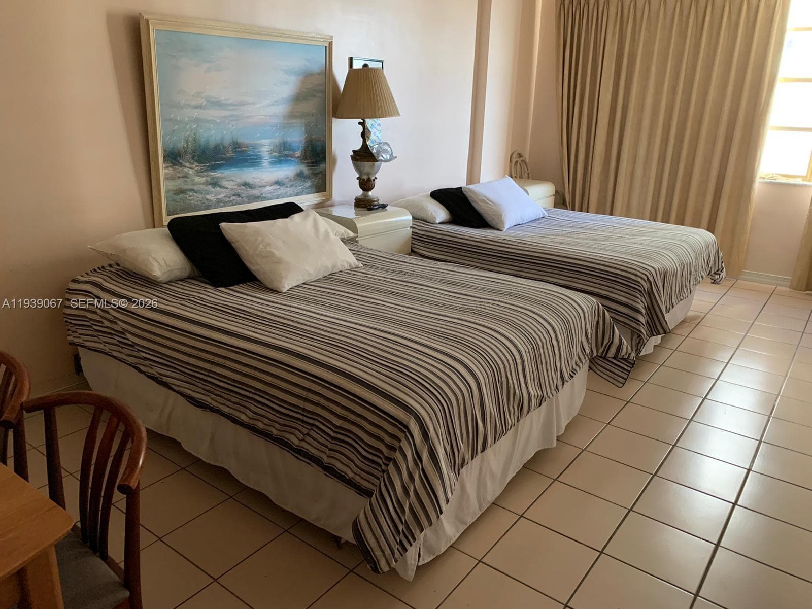 19201 Collins Ave 323 photo 9