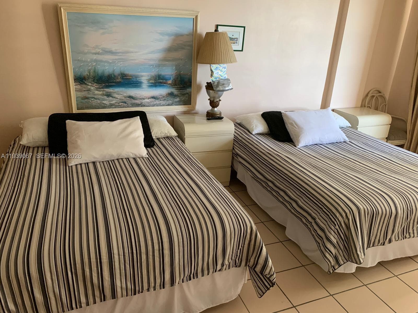 19201 Collins Ave 323 photo 8