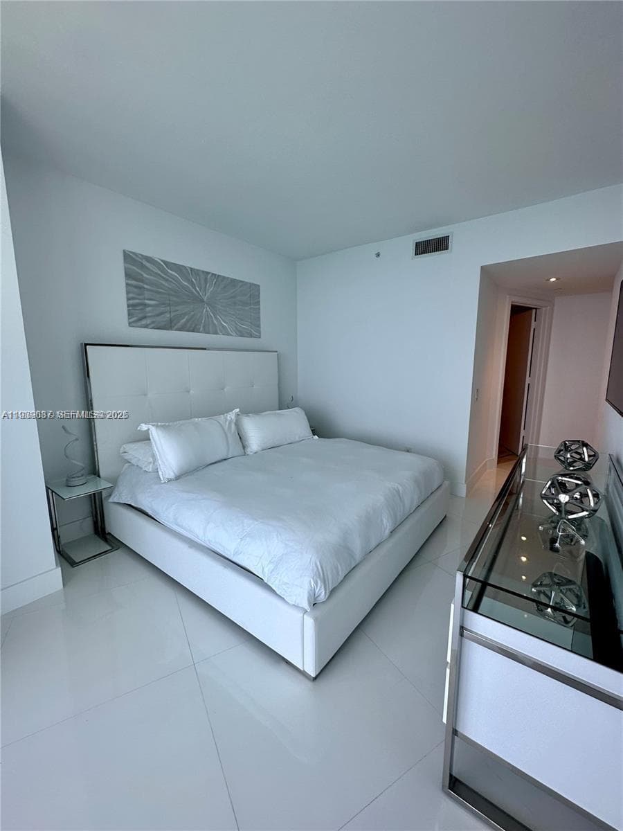 4111 S Ocean Dr 2902 photo 17