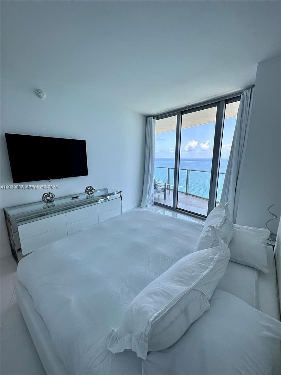 4111 S Ocean Dr 2902 photo 15