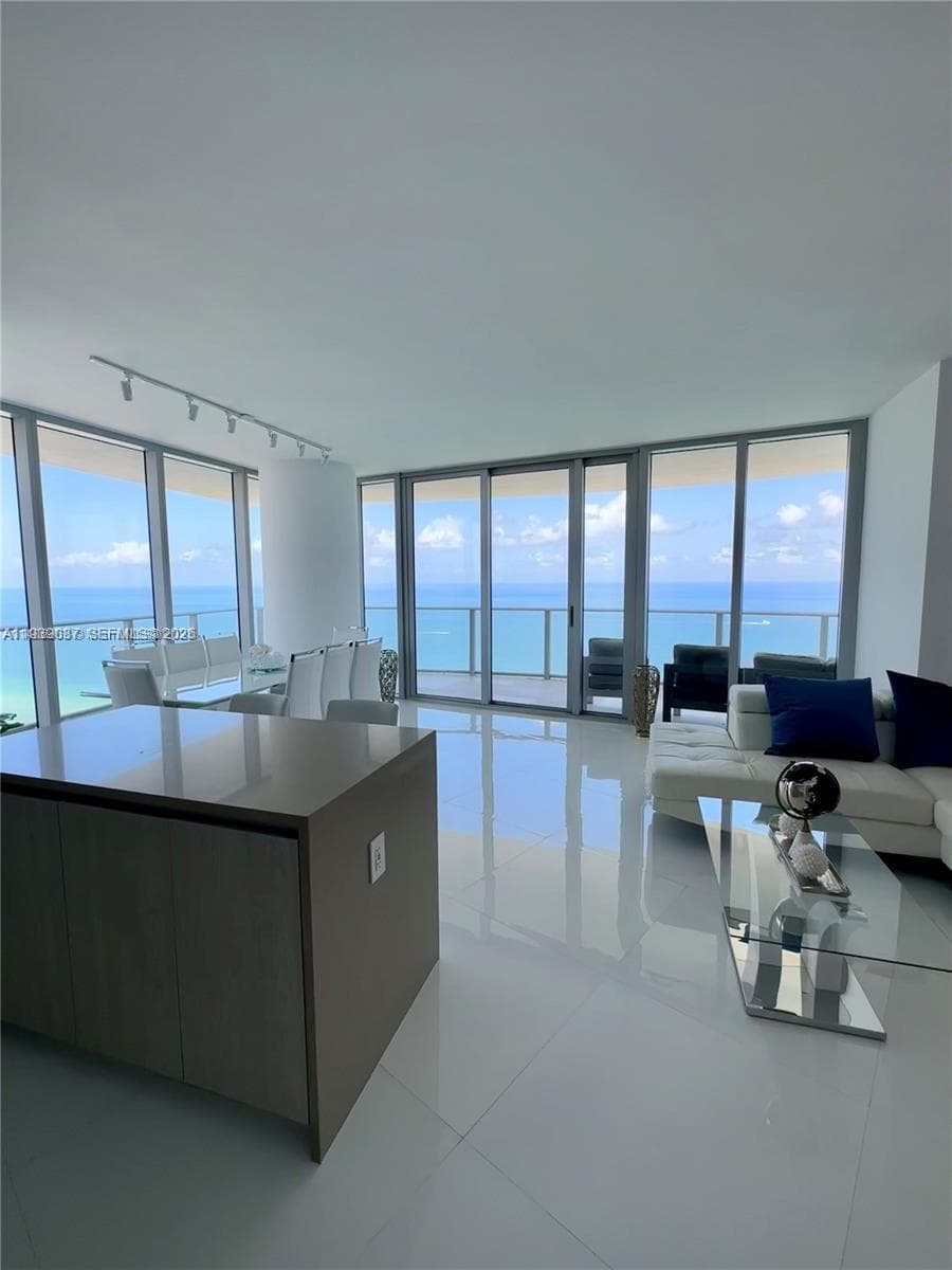 4111 S Ocean Dr 2902 photo 4