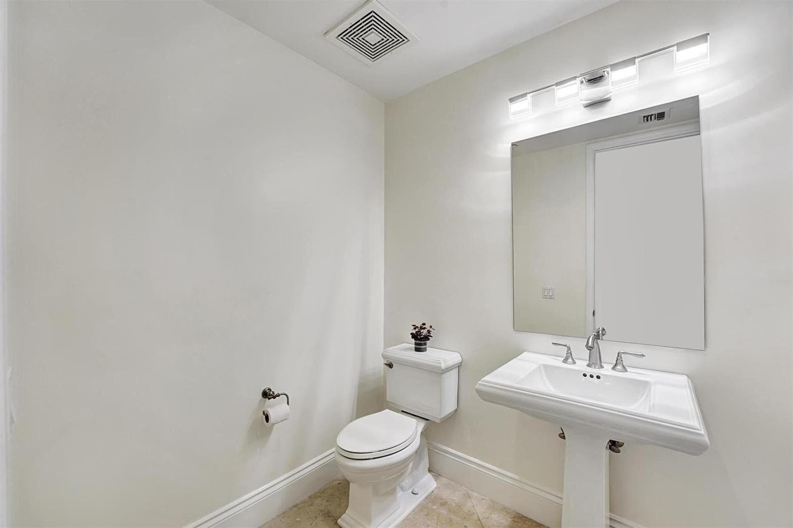 1 N Ocean Boulevard 403 photo 24