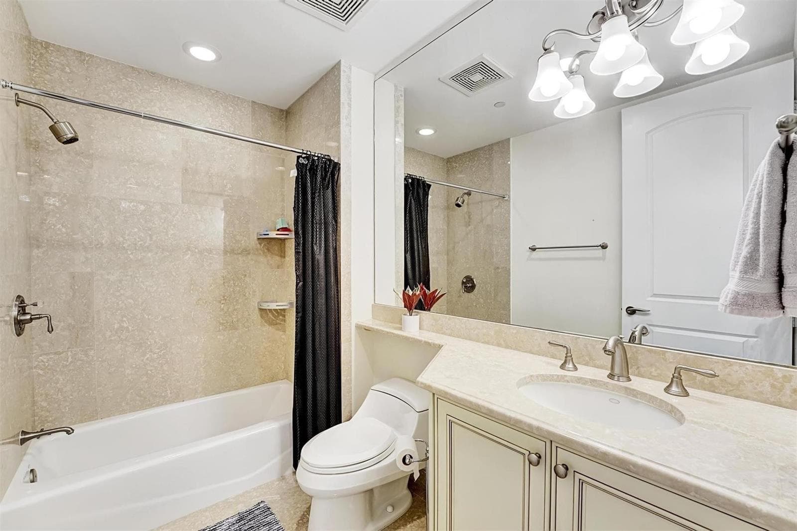 1 N Ocean Boulevard 403 photo 18