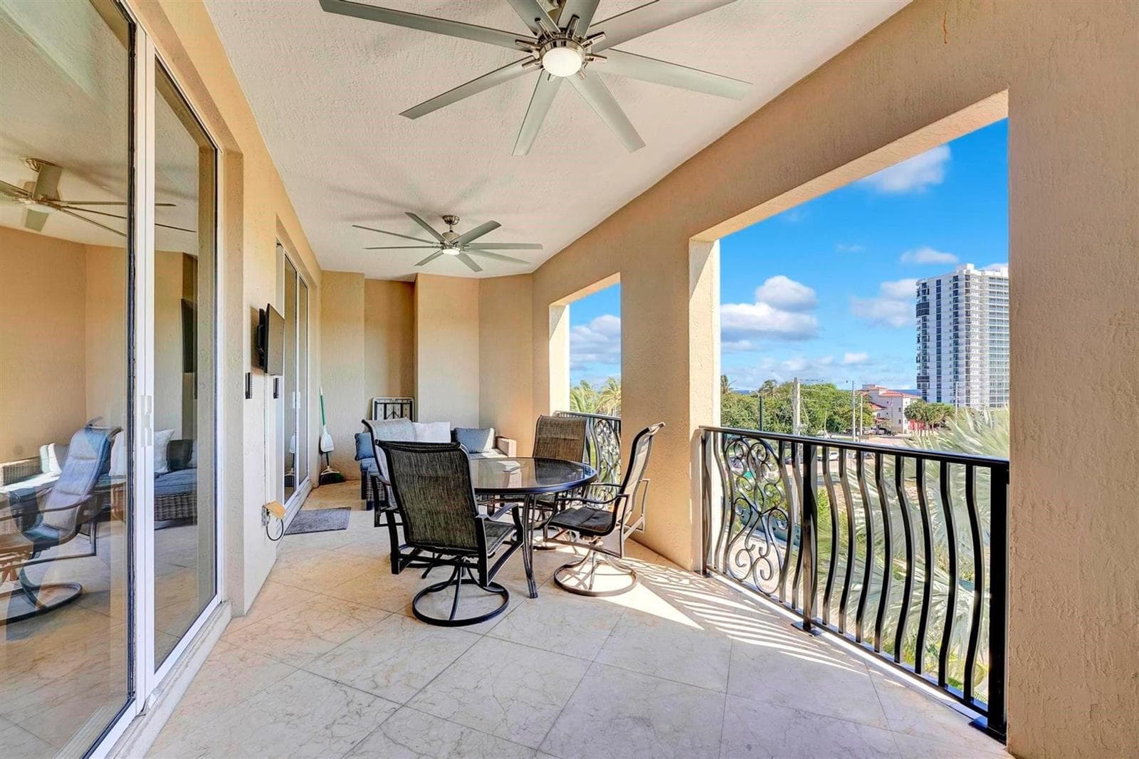1 N Ocean Boulevard 403 photo 11