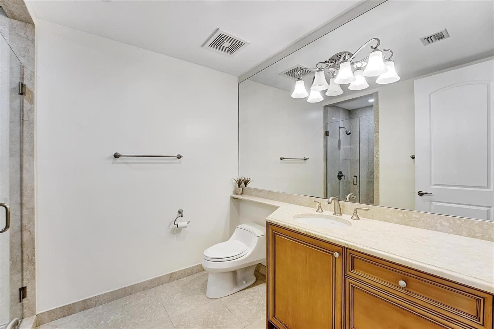 1 N Ocean Boulevard 403 photo 21
