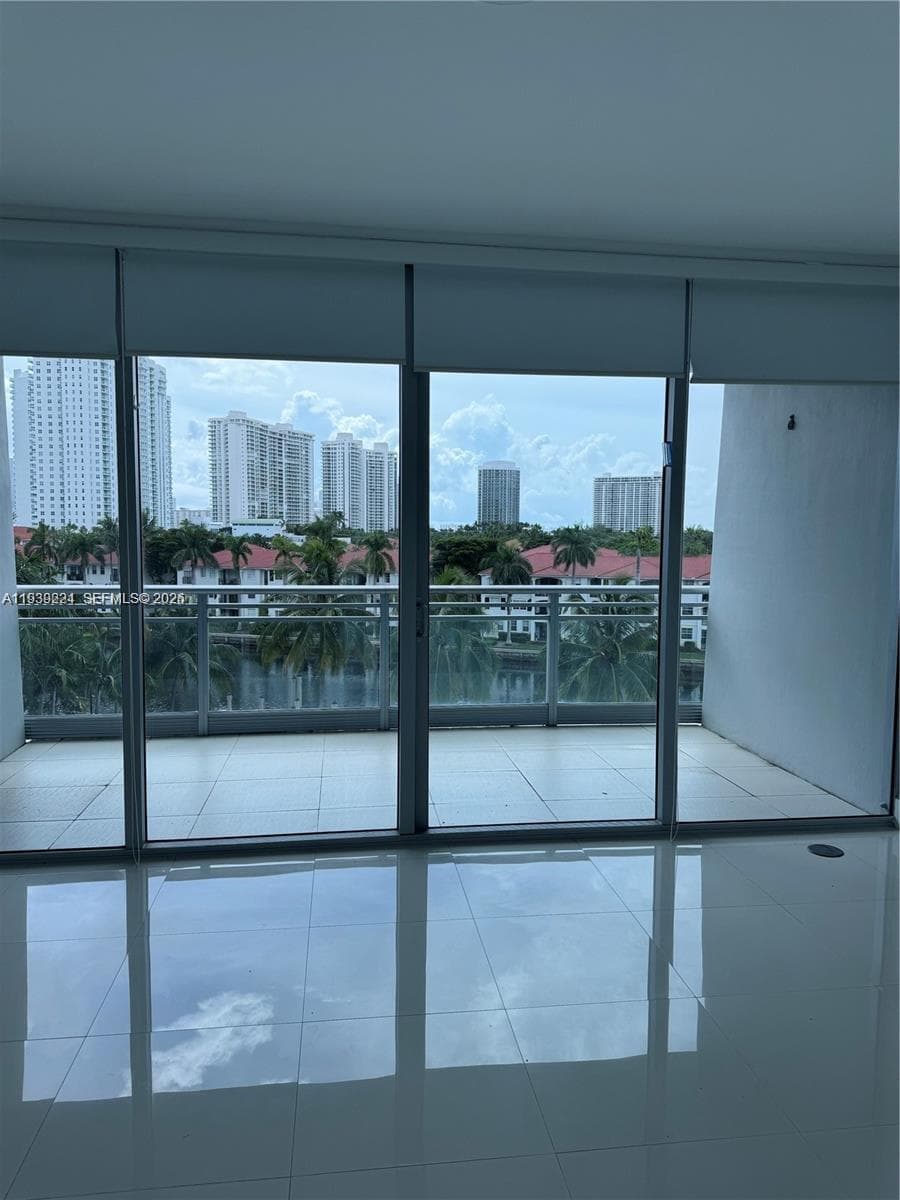 2950 NE 188 ST 344 photo 18