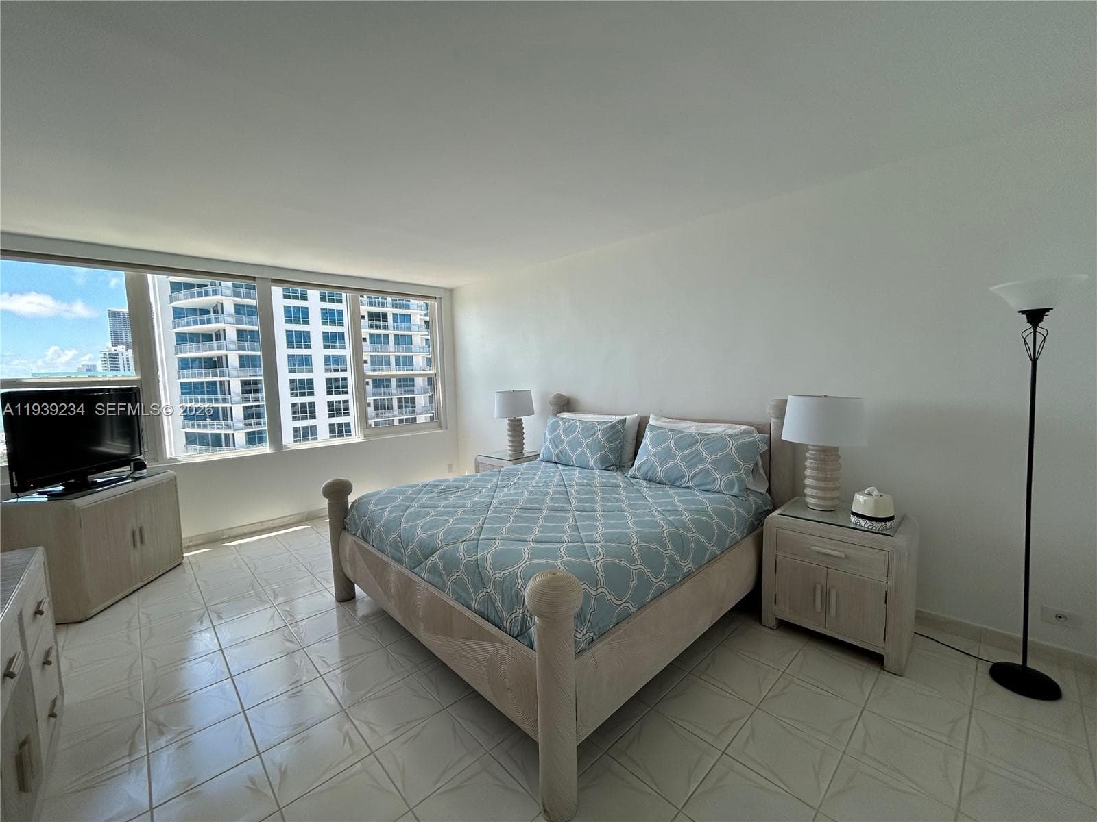 3505 S Ocean Dr 1514 photo 16