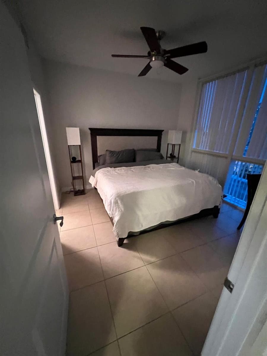 1945 S Ocean Drive 910 photo 22