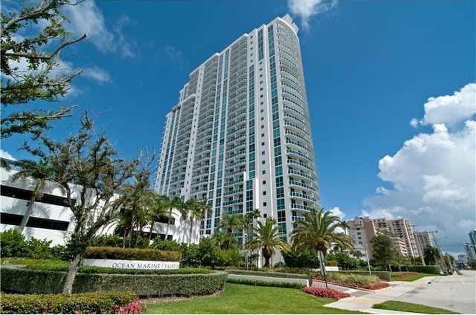 1945 S Ocean Drive 910 photo 3