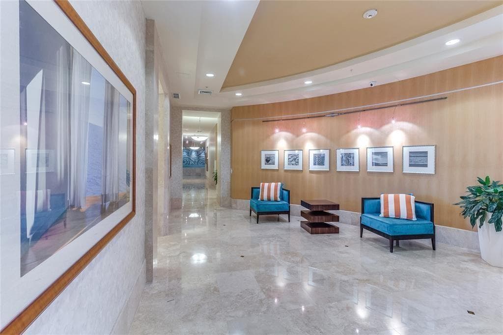 1945 S Ocean Drive 910 photo 10