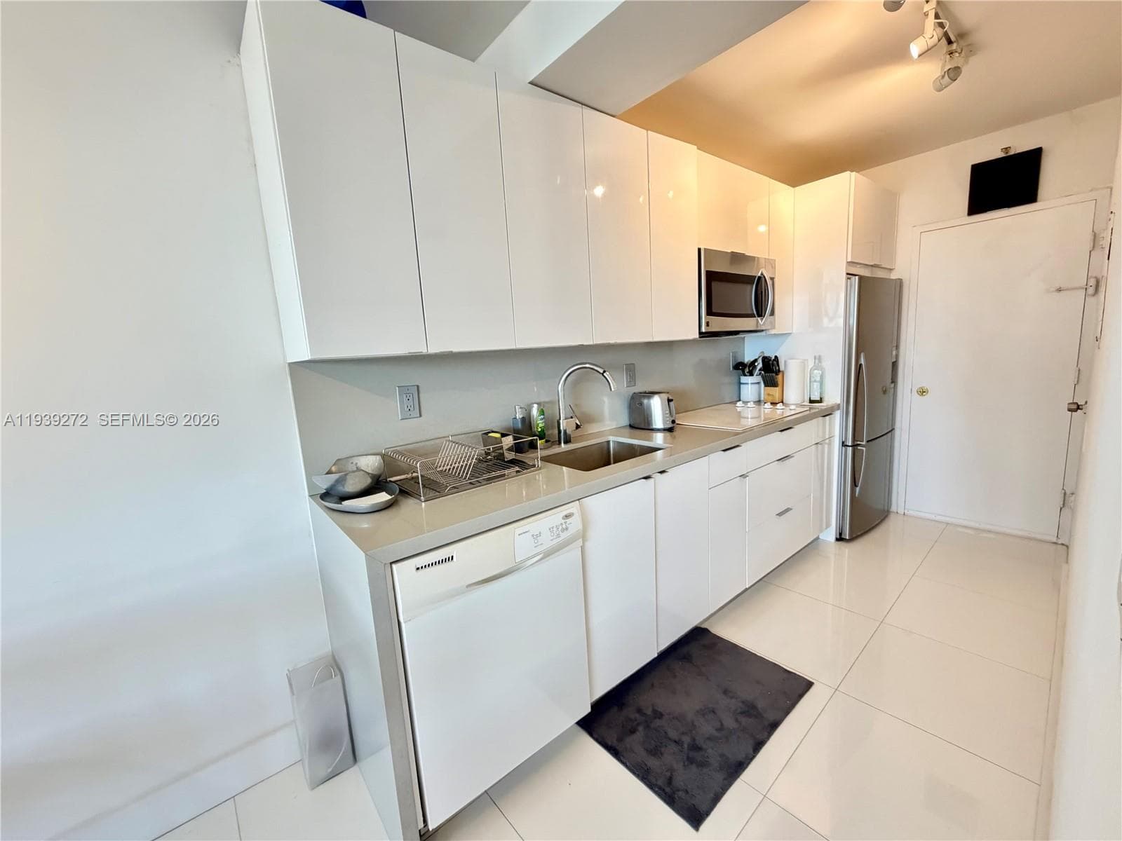 100 Lincoln Rd 1230 photo 13