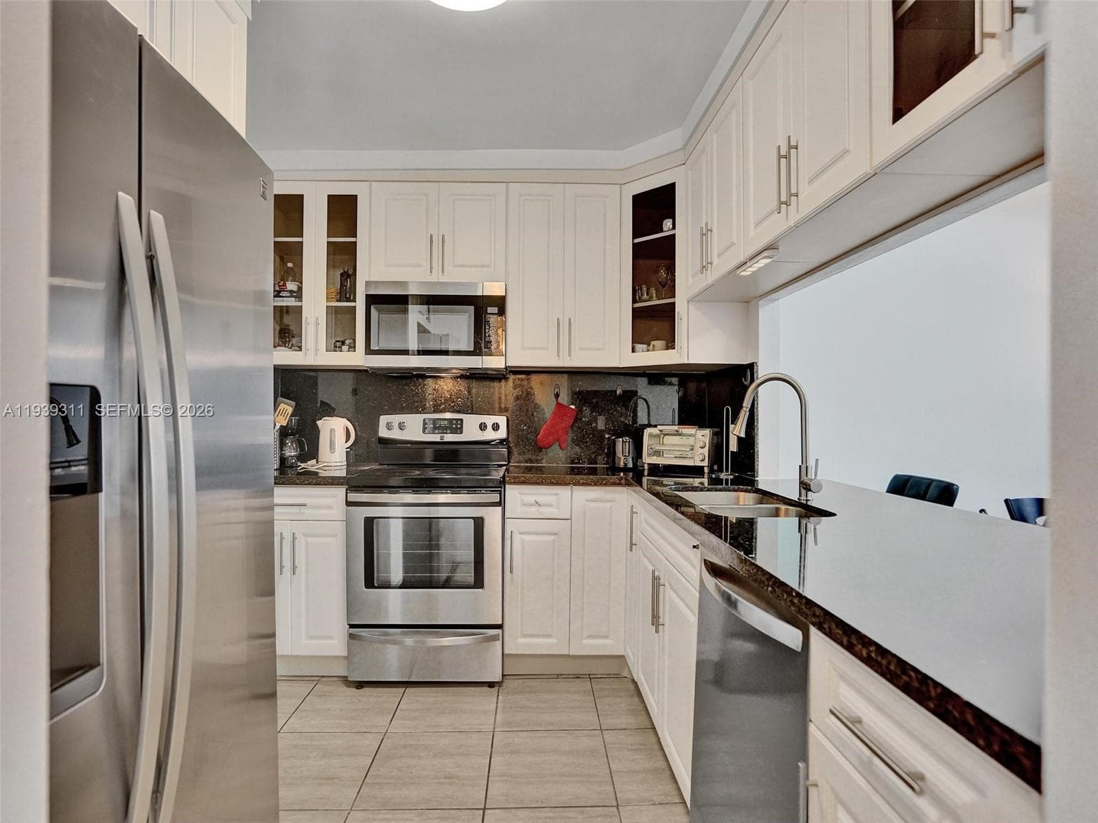 3725 S Ocean Dr 520 photo 3