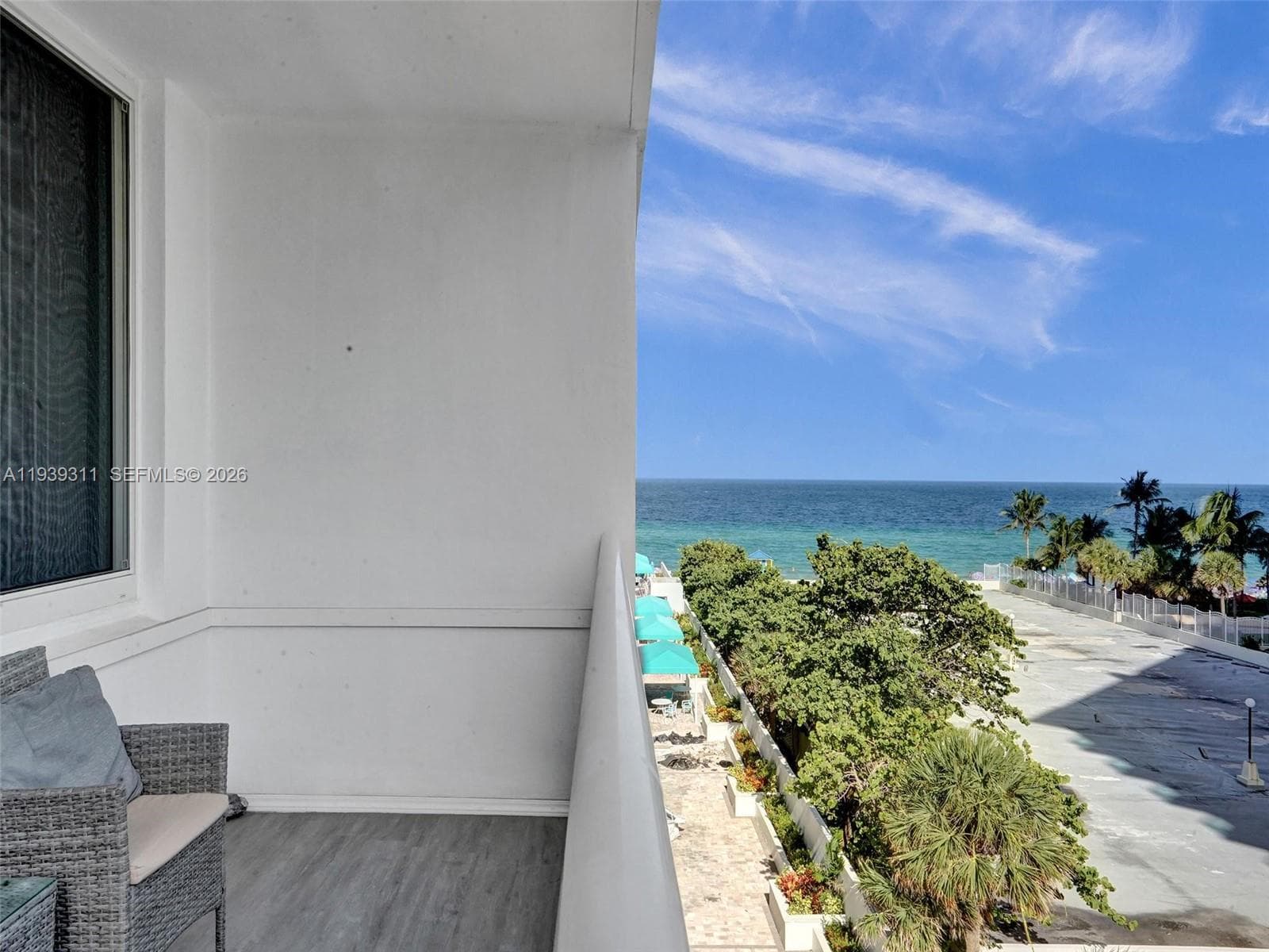3725 S Ocean Dr 520 photo 24
