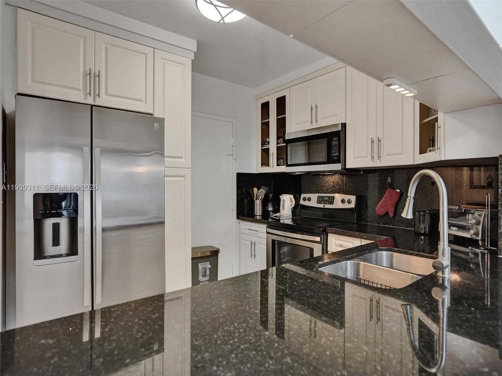 3725 S Ocean Dr 520 photo 4