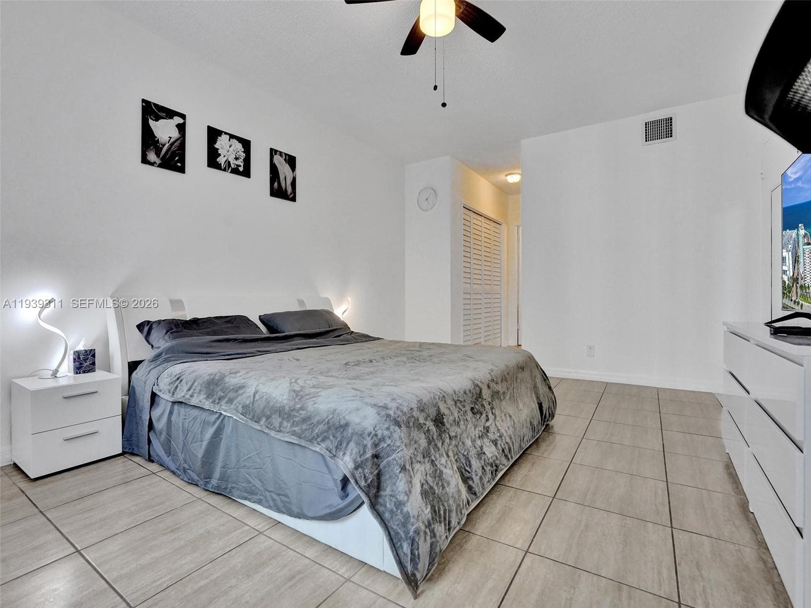 3725 S Ocean Dr 520 photo 8