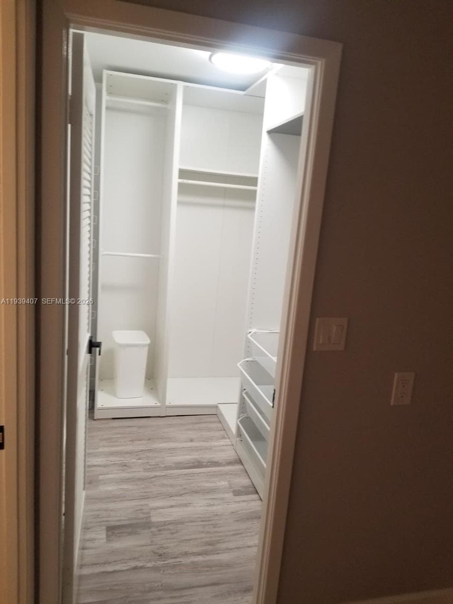 2500 Parkview Dr 2517 photo 13