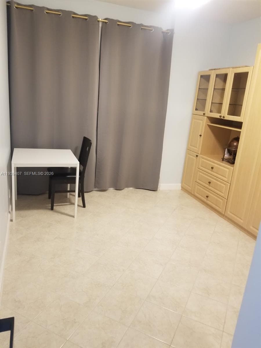 2500 Parkview Dr 2517 photo 18