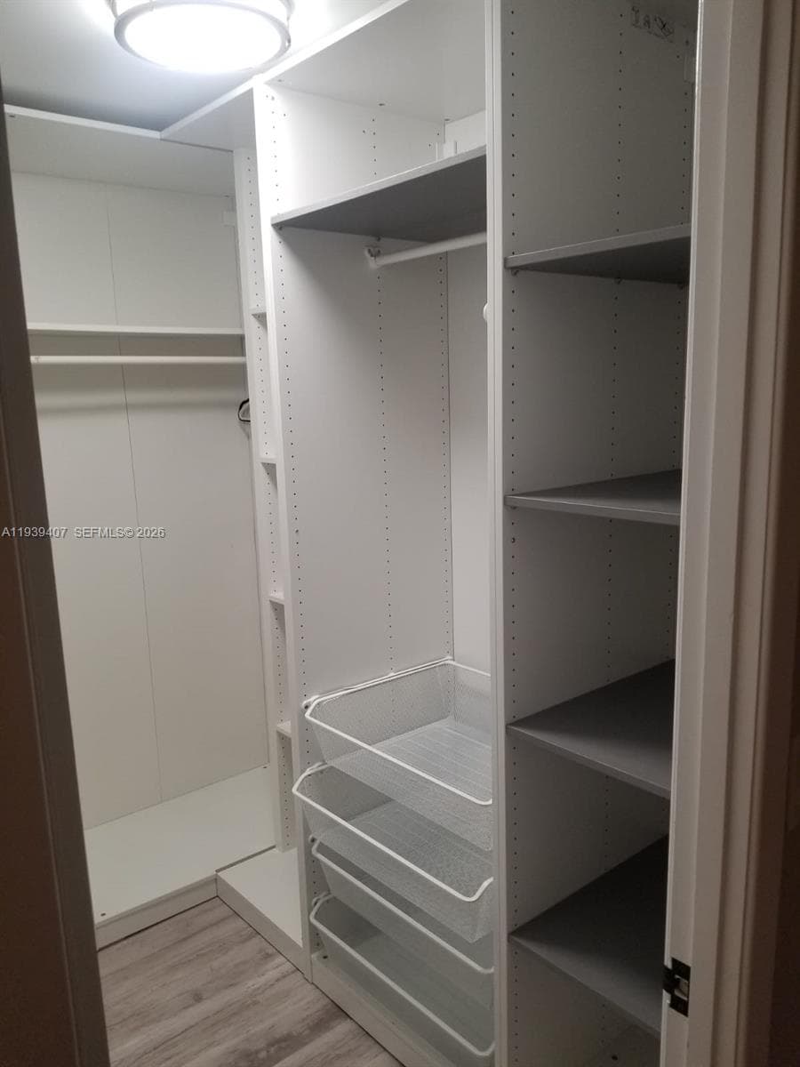 2500 Parkview Dr 2517 photo 15