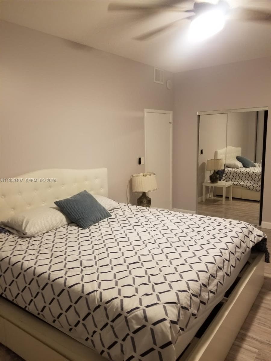 2500 Parkview Dr 2517 photo 11