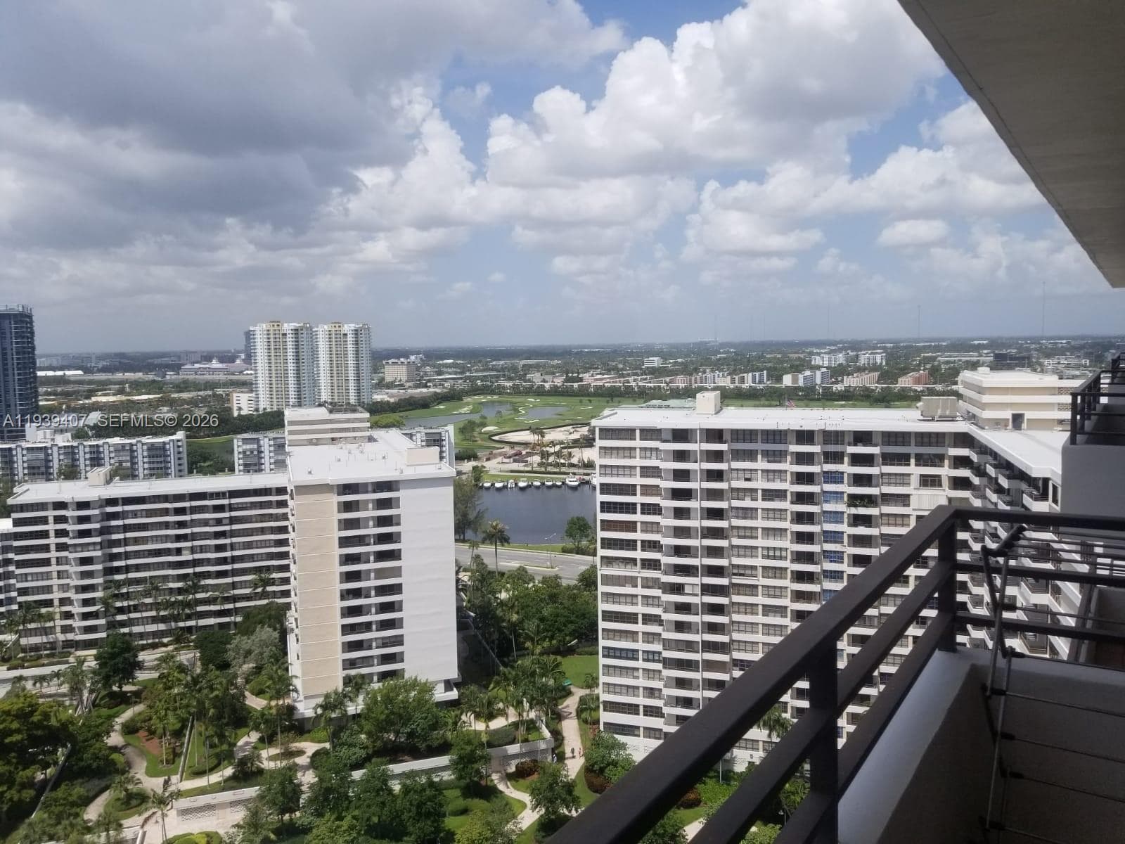 2500 Parkview Dr 2517 photo 4