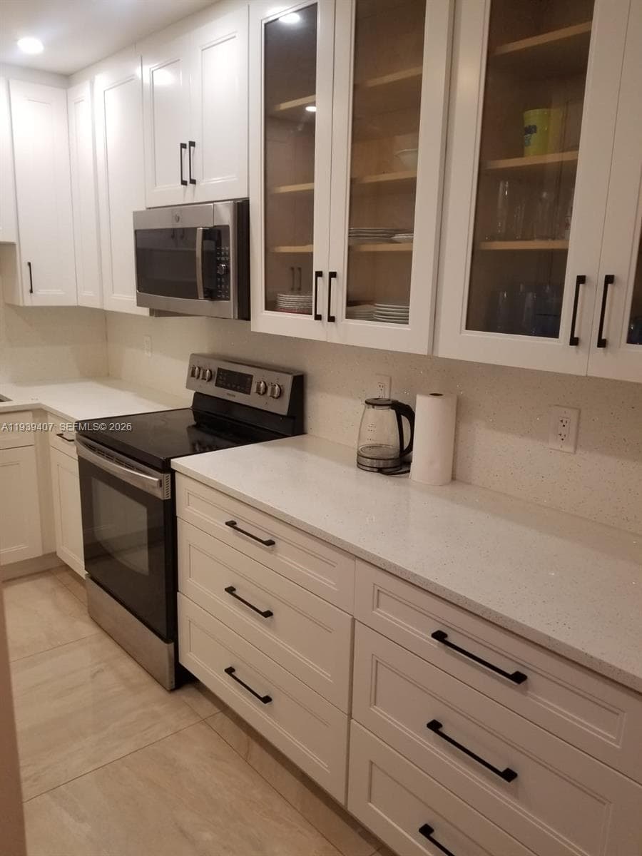 2500 Parkview Dr 2517 photo 8