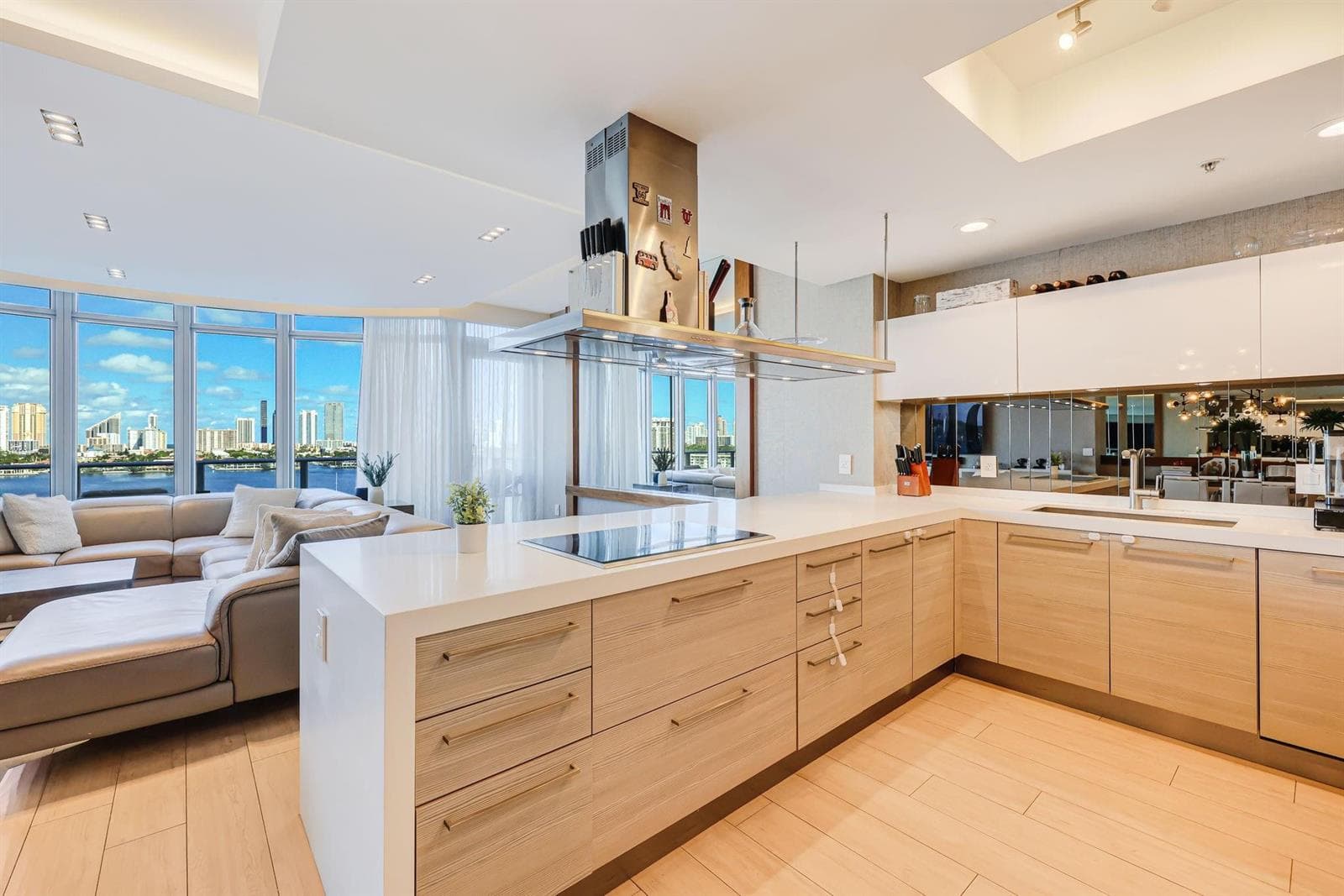 17301 Biscayne Boulevard 1011 photo 17