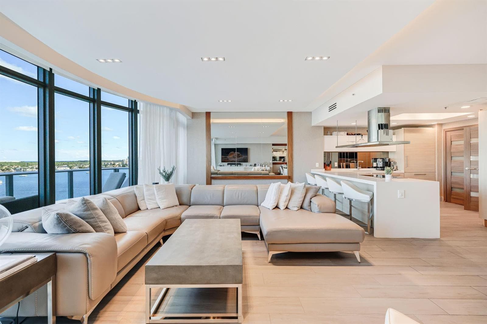 17301 Biscayne Boulevard 1011 photo 3