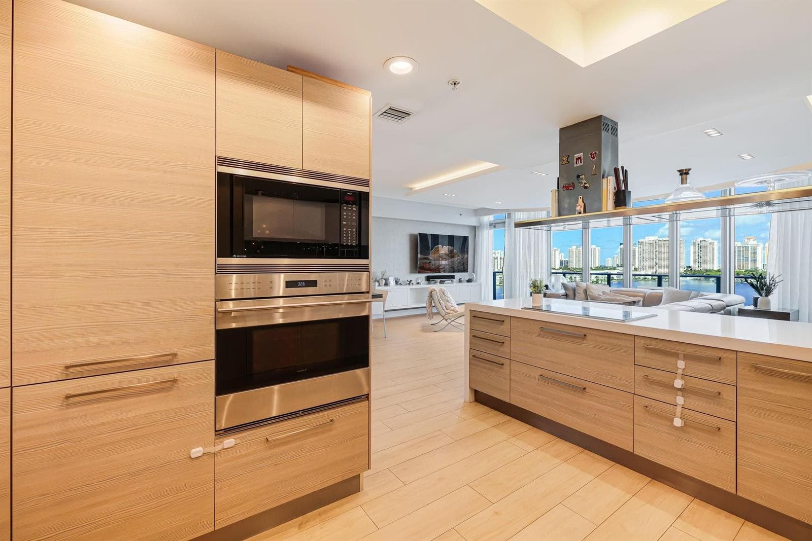 17301 Biscayne Boulevard 1011 photo 20