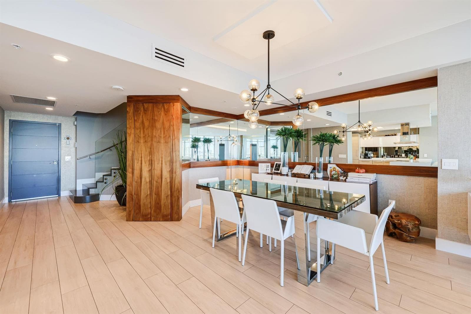 17301 Biscayne Boulevard 1011 photo 9