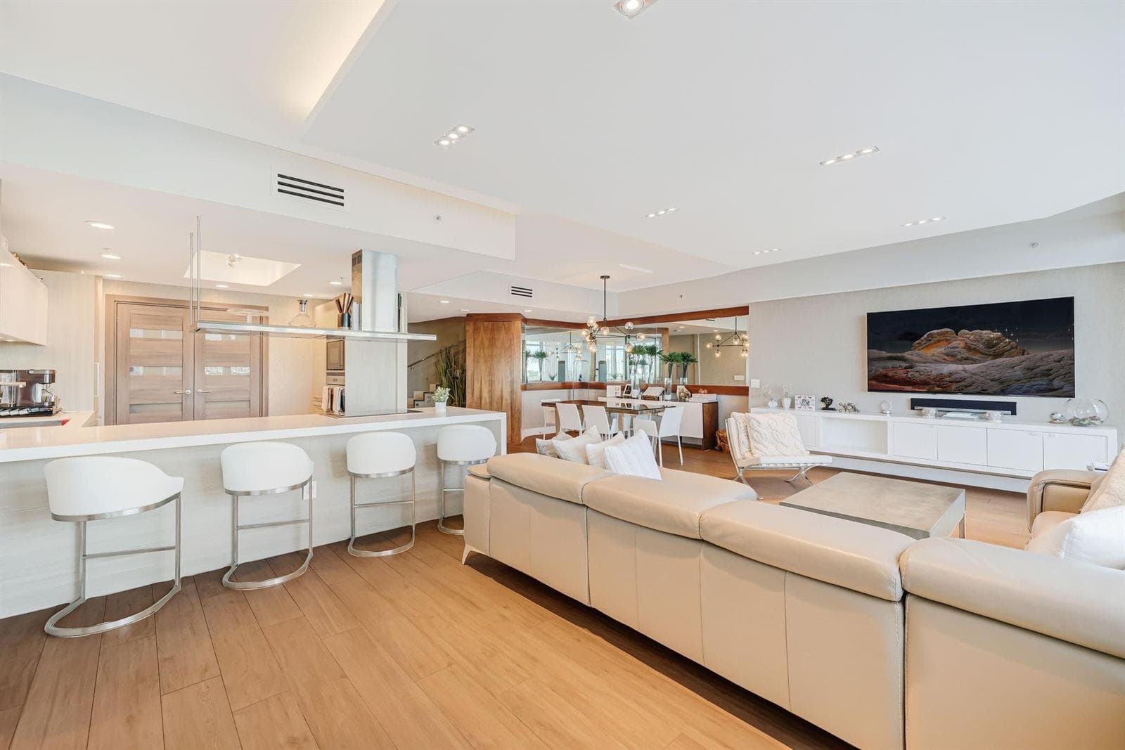 17301 Biscayne Boulevard 1011 photo 15