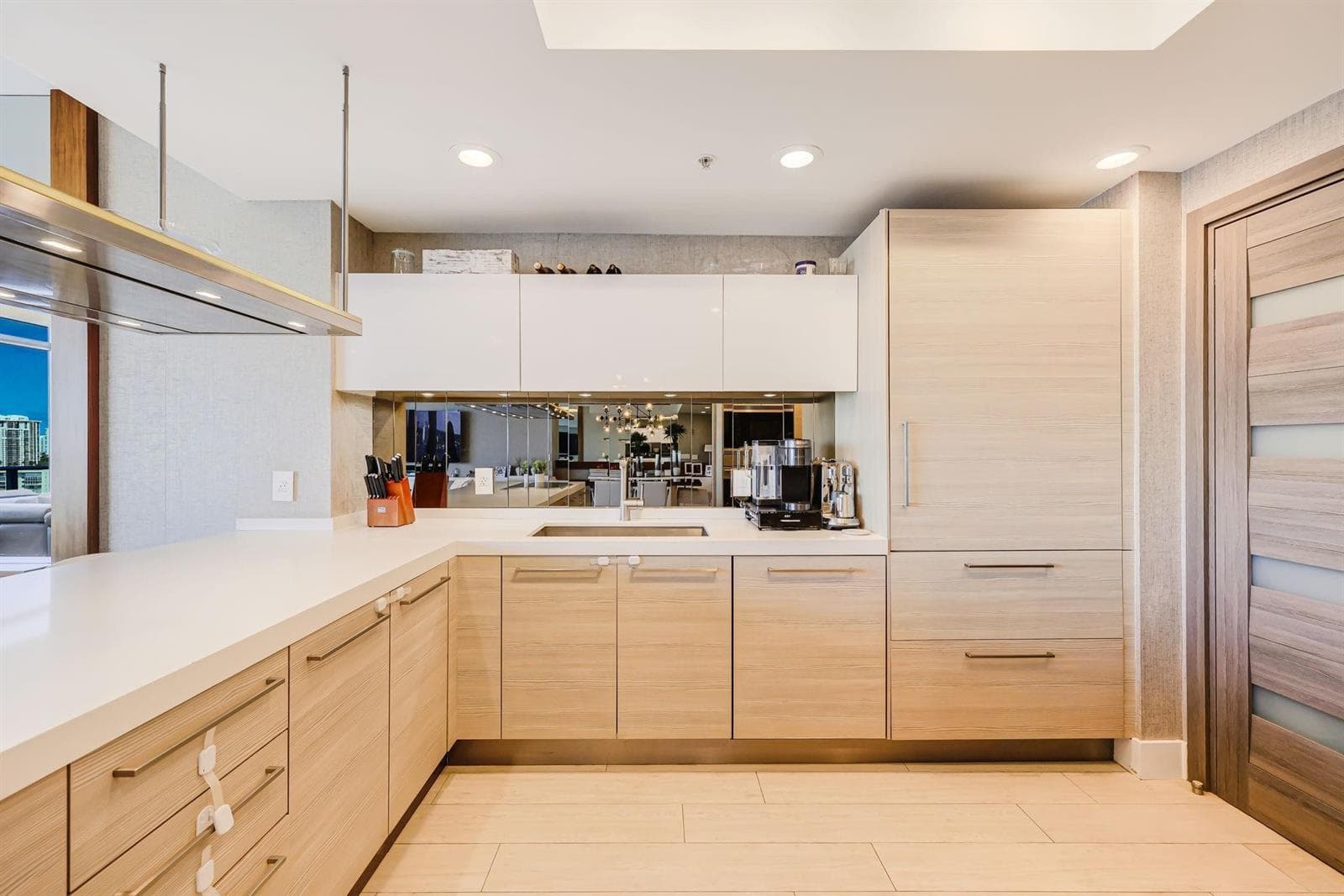 17301 Biscayne Boulevard 1011 photo 19